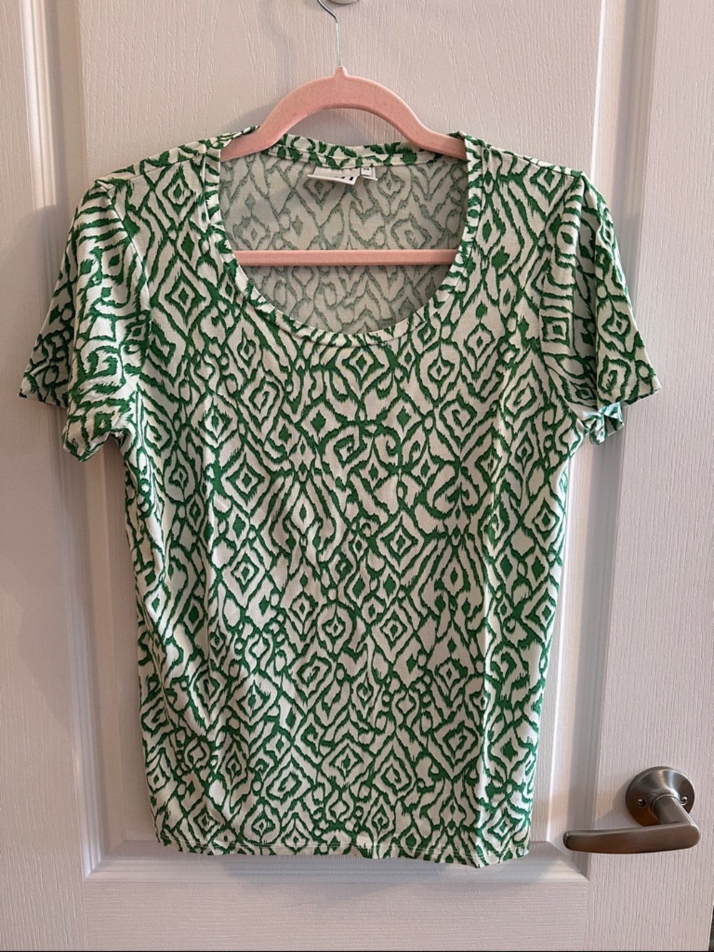 ICHI Green and White t-shirt